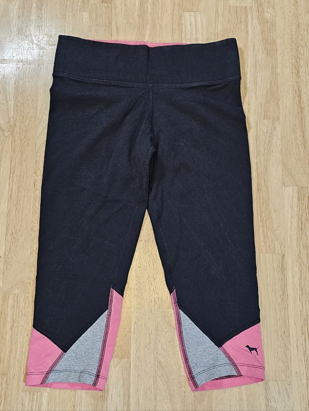 PINK Victoria's Secret Yoga Capri Leggings with Dog Logo